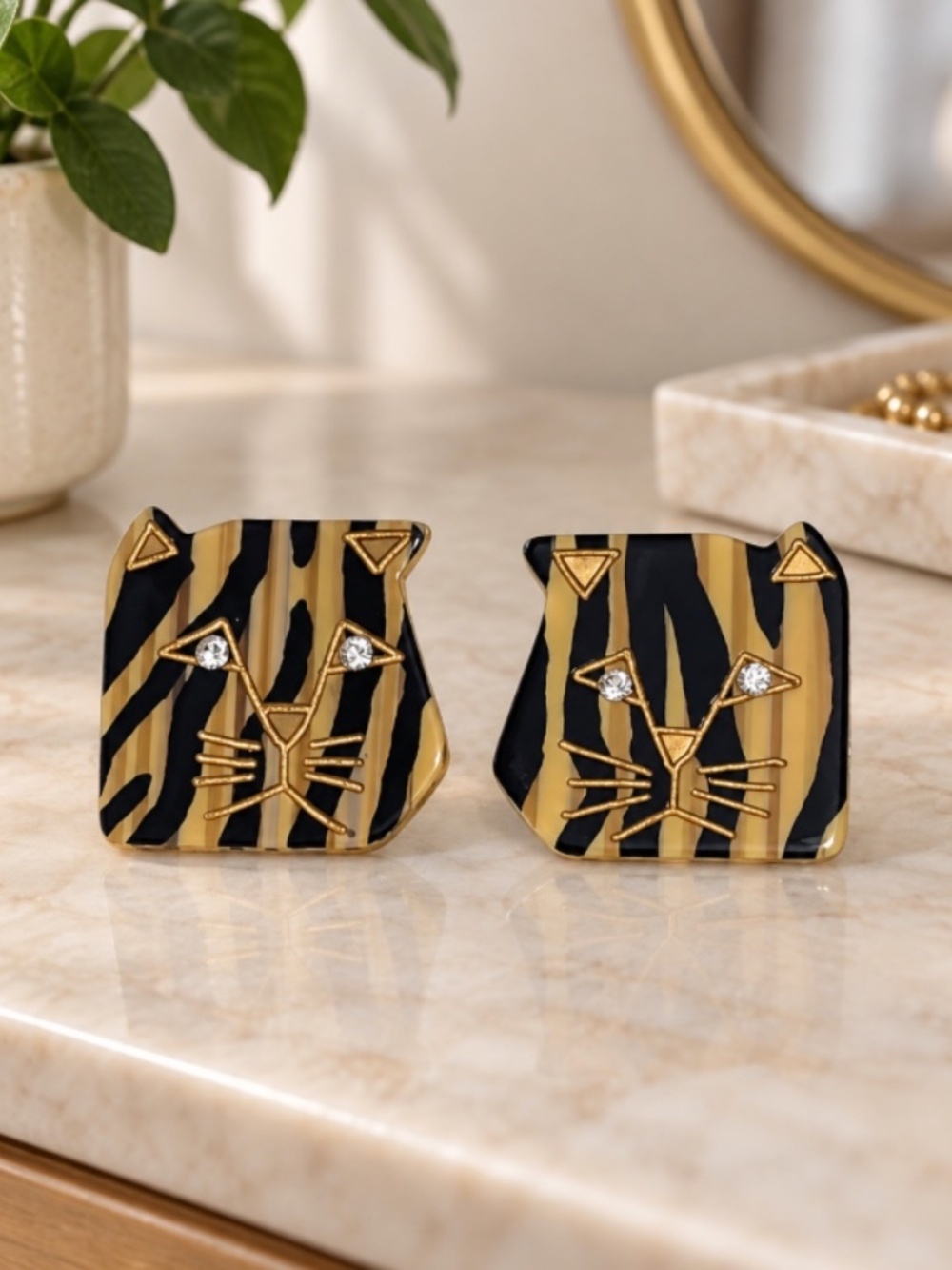 Tiger Statement Earrings with Crystal Eyes Beautiful Details Pierced Ears